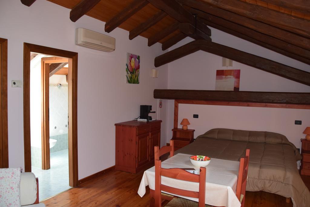 Agriturismo Domus Rustica 科蒙斯 外观 照片