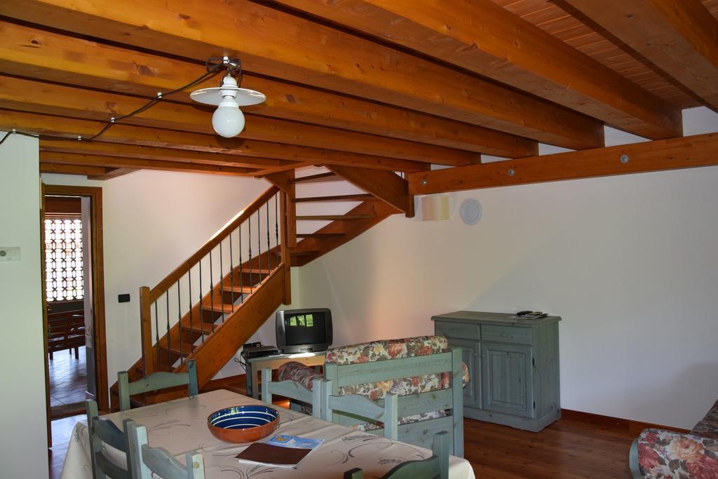 Agriturismo Domus Rustica 科蒙斯 外观 照片