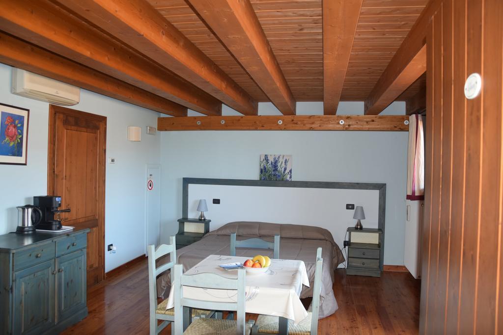 Agriturismo Domus Rustica 科蒙斯 外观 照片